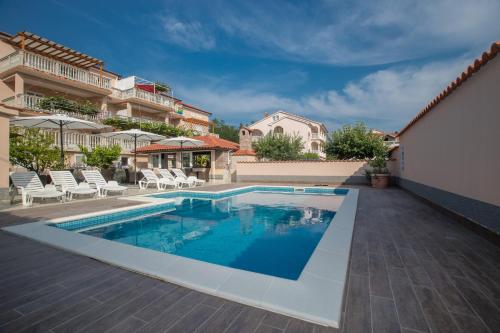  Apartments Dania in Lopar