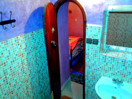 2 bedrooms, 7 beds