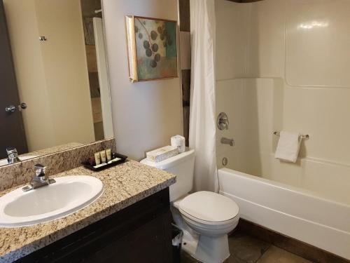 Two-Bedroom Suite with Balcony image 6
