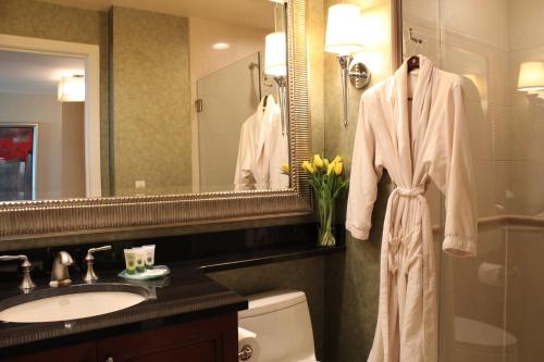 Luxury Suites International at The Signature