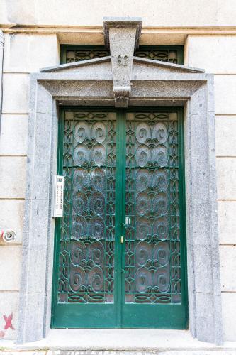 Oporto Between Walls by the center with A/C