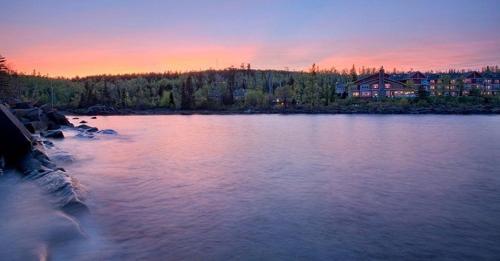 Cove Point Lodge