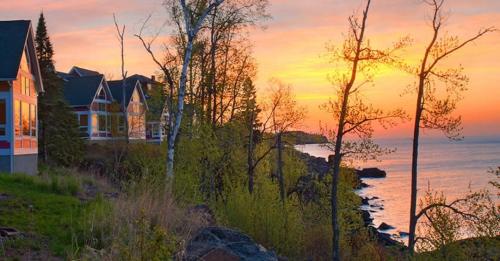 Cove Point Lodge