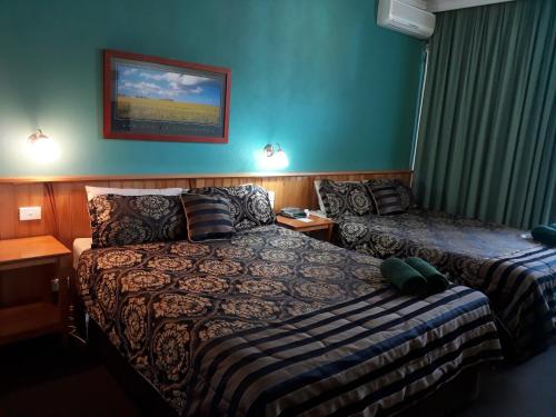 Moe Motor Inn - Contactless 24 hour Checkinn Available Set in a prime location of Gippsland Region, The Moe Motor Inn puts everything the city has to offer just outside your doorstep. Both business travelers and tourists can enjoy the propertys facilitie