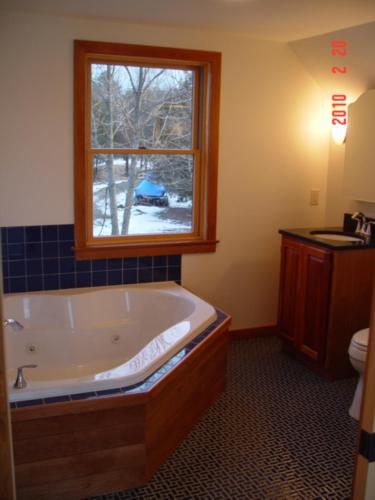 Breathtaking New Premier Lake Champlain Waterfront Escape! detail