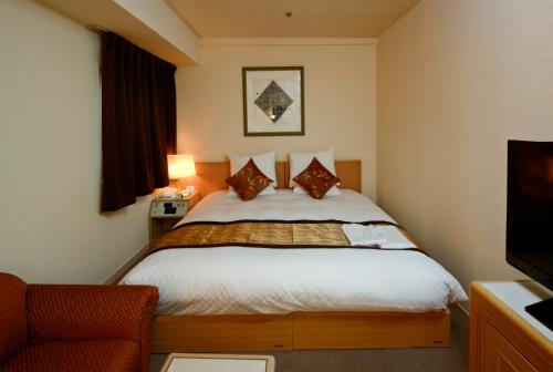 Hotel The Centre Utsunomiya Ideally located in the Utsunomiya area, Hotel The Centre Utsunomiya promises a relaxing and wonderful visit. The property features a wide range of facilities to make your stay a pleasant experience. S