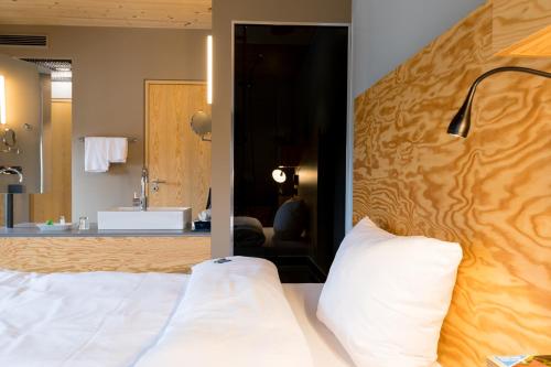1 twin bed