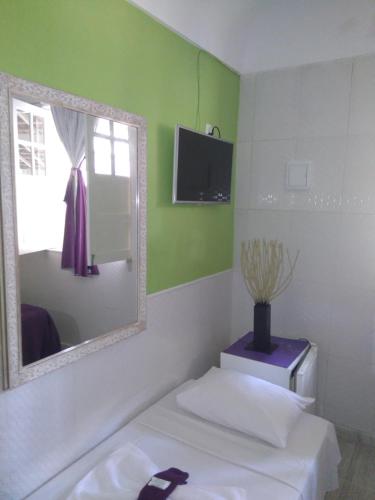 4 twin beds