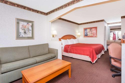 Travelodge by Wyndham Chattanooga/Hamilton Place in Chattanooga, USA