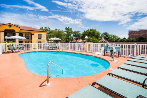 Facilities, Howard Johnson by Wyndham Panama City in Panama City (FL)