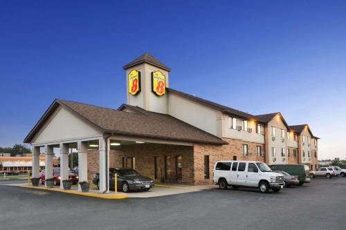 Super 8 by Wyndham Mount Vernon, IL - Accommodation - Mount Vernon