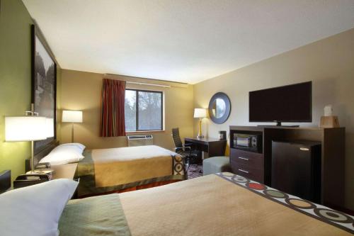 Super 8 by Wyndham Homewood Birmingham Area