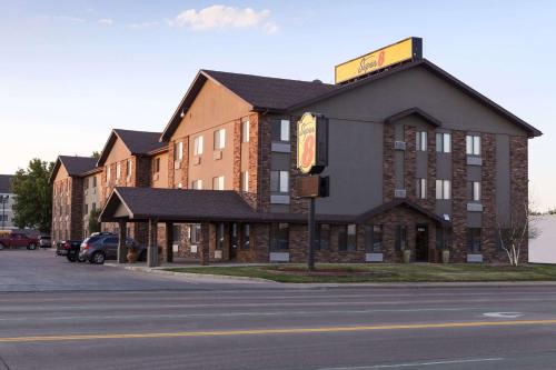 . Super 8 by Wyndham Sioux Falls/41st Street