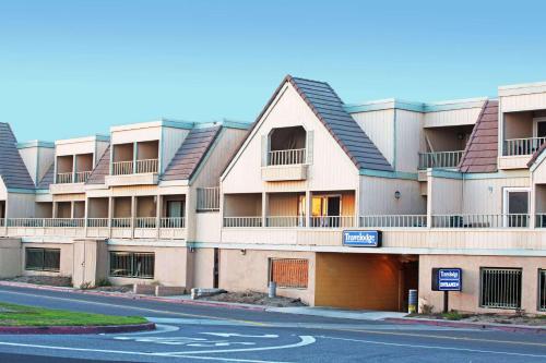 Travelodge By Wyndham Ocean Front