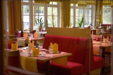 Restaurant, Tommes Gastehaus Zur Muhle near Kronenrestaurant