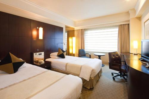 Standard Twin Room with Complimentary Breakfast - Executive Floor