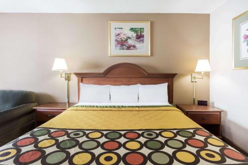 Super 8 by Wyndham Greensboro in Greensboro, USA