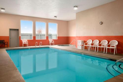 Super 8 by Wyndham Bellingham Airport/Ferndale - image 5