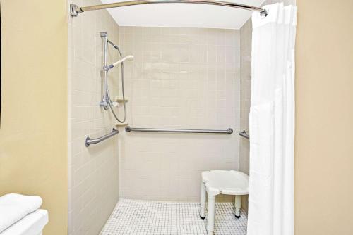 Super 8 by Wyndham Kissimmee/Maingate/Orlando Area in Orlando, USA