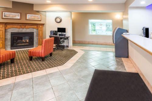 ล็อบบี้, ซูเปอร์ 8 บาย วินด์แฮม วาลปาไรโซ (Super 8 By Wyndham Valparaiso) in วาลปาไรโซ (IN)