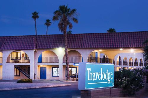 Travelodge by Wyndham Indio - Accommodation