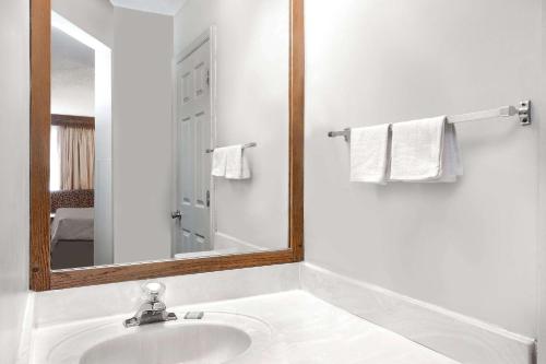 Travelodge by Wyndham Pelham Birmingham - image 4