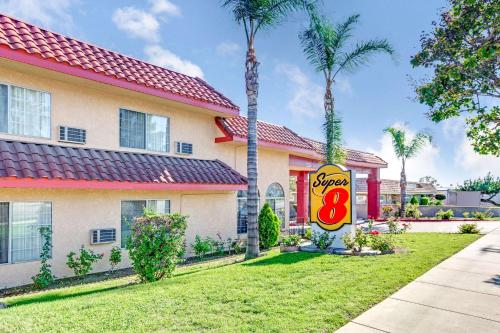 Super 8 by Wyndham Upland Ontario CA