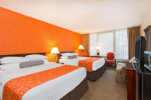 Queen Room with Two Queen Beds - Non-Smoking