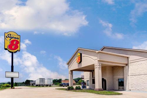 Super 8 by Wyndham Clarksville East, Clarksville