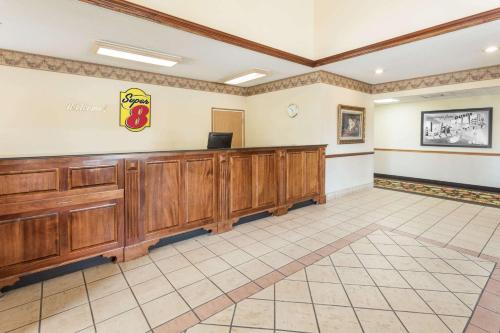 Super 8 by Wyndham Duson Lafayette West Area - image 7