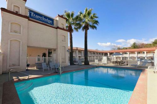 Travelodge by Wyndham Redding CA - Accommodation - Redding