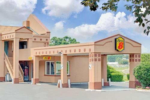 米尔福德高级8号酒店 米尔福德高级8号酒店