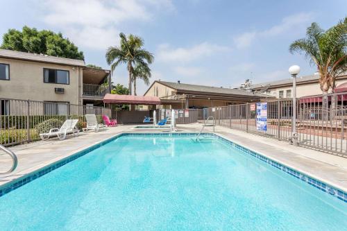 Knights Inn Pico Rivera - image 7
