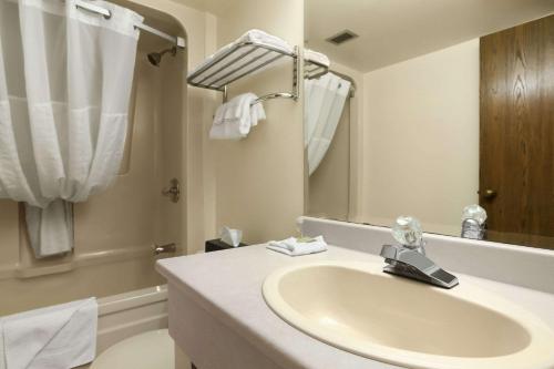 Super 8 by Wyndham North Bay, North Bay (Foto 9)