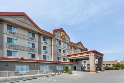 Super 8 by Wyndham Abbotsford BC in Abbotsford, Canada