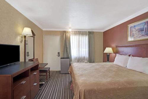 Buena Park Inn - image 2
