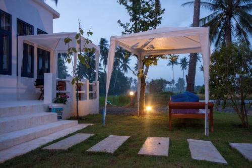 Laemsing Whitehouse Resort near Khao Laem Sing Forest Park