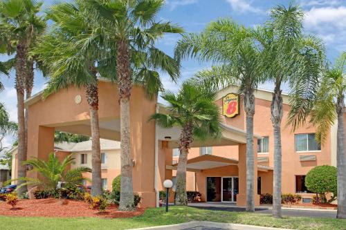 Super 8 by Wyndham Daytona Beach