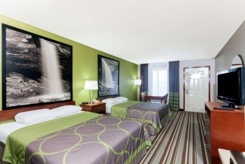 Super 8 by Wyndham Clarksville Northeast in Clarksville, USA