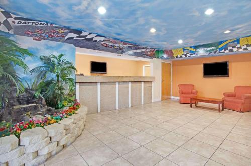 Super 8 by Wyndham Daytona Beach in Daytona Beach, USA