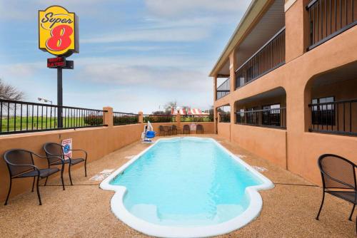 Super 8 by Wyndham San Antonio/Riverwalk Area