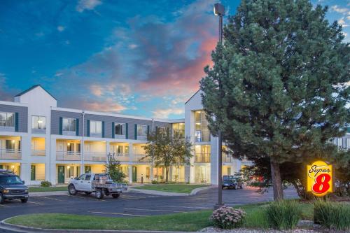 Photo - Super 8 by Wyndham Madison East