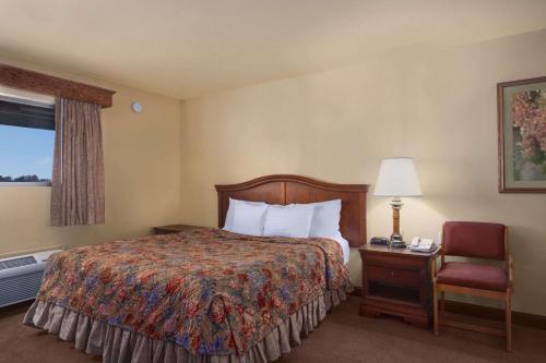 Travelodge by Wyndham Lemoore Near Naval Air Station