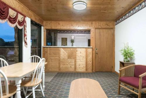 Post Oak Inn in Brownwood, USA
