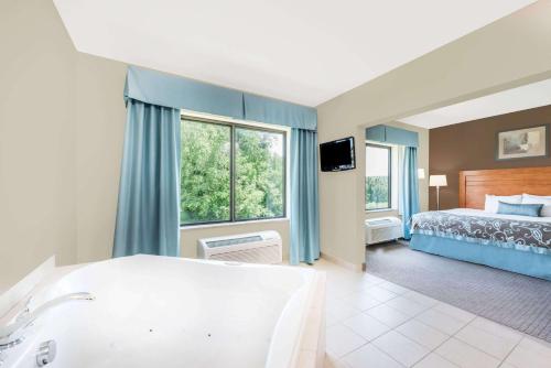 Wingate by Wyndham Lancaster / PA Dutch Country - image 3