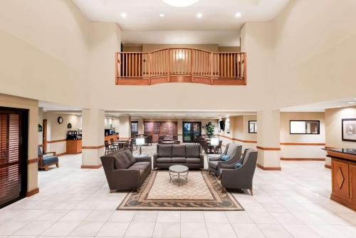 Wingate by Wyndham Lancaster / PA Dutch Country - image 6
