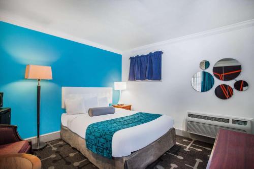 Howard Johnson by Wyndham Hershey in Hershey, USA