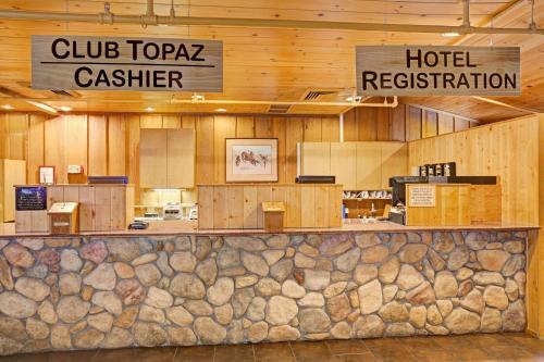 Lobby, Topaz Lodge in Topaz Lake (NV)