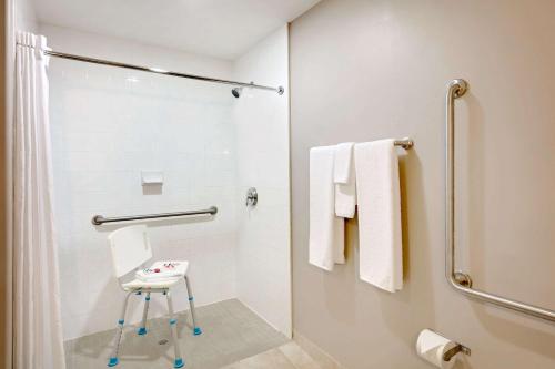 King Room - Disability Access - Non-Smoking