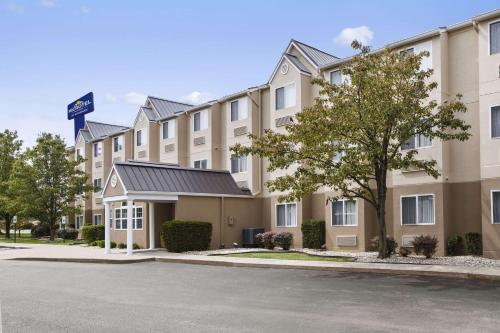 Microtel Inn & Suites by Wyndham Louisville East